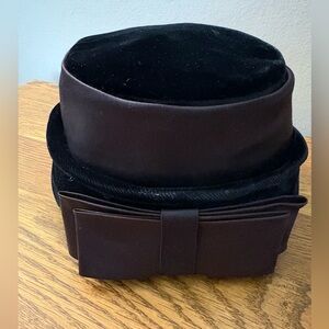 Classic Women's Black Velvet Pillbox Hat with Bow